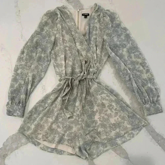 Express Wrap Front Elegant Ivory/ Blue Floral Print Long Sleeve Romper Womens XS - Picture 1 of 8